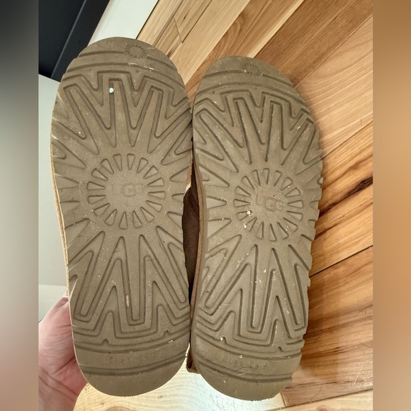 UGG women’s booties - Picture 8 of 8